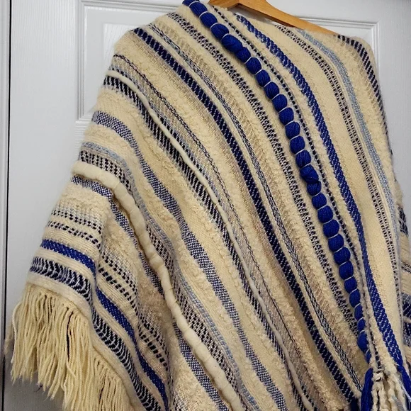 Vintage poncho - Picture 2 of 2